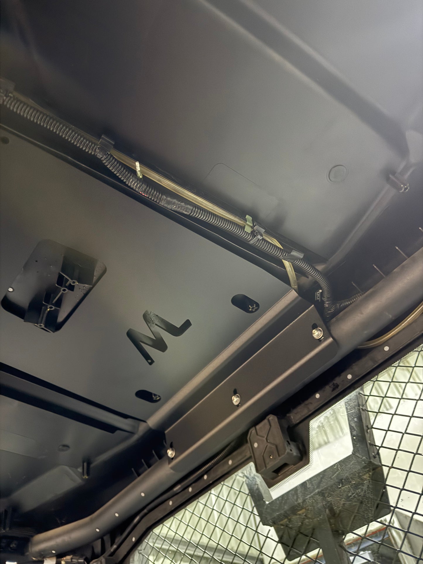 CANAM DEFENDER HD10 - Spotlight Roof Plate