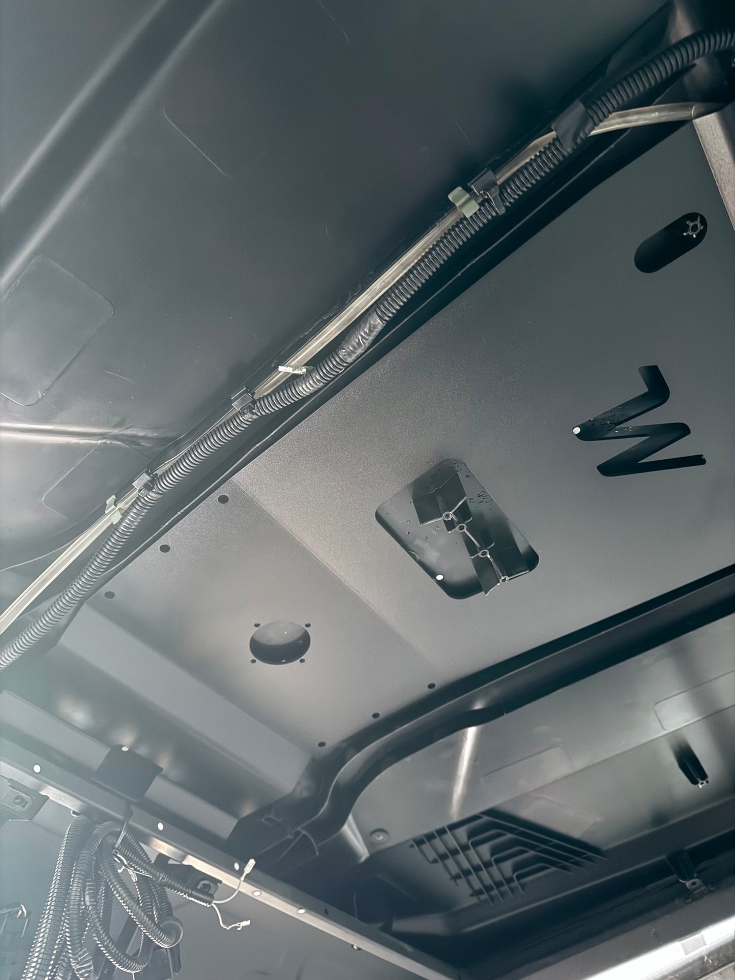 CANAM DEFENDER HD10 - Spotlight Roof Plate