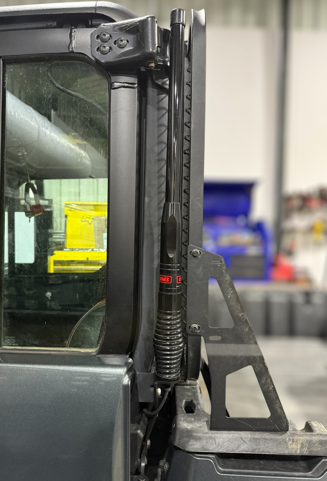 CANAM DEFENDER HD10- UHF Aerial Mount