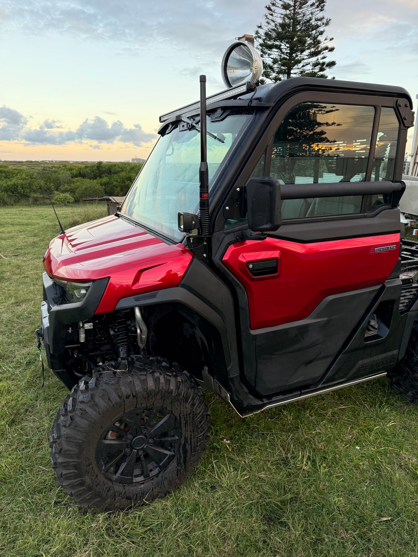 CFMOTO U10 Pro Highlander - UHF / Spotlight Mount