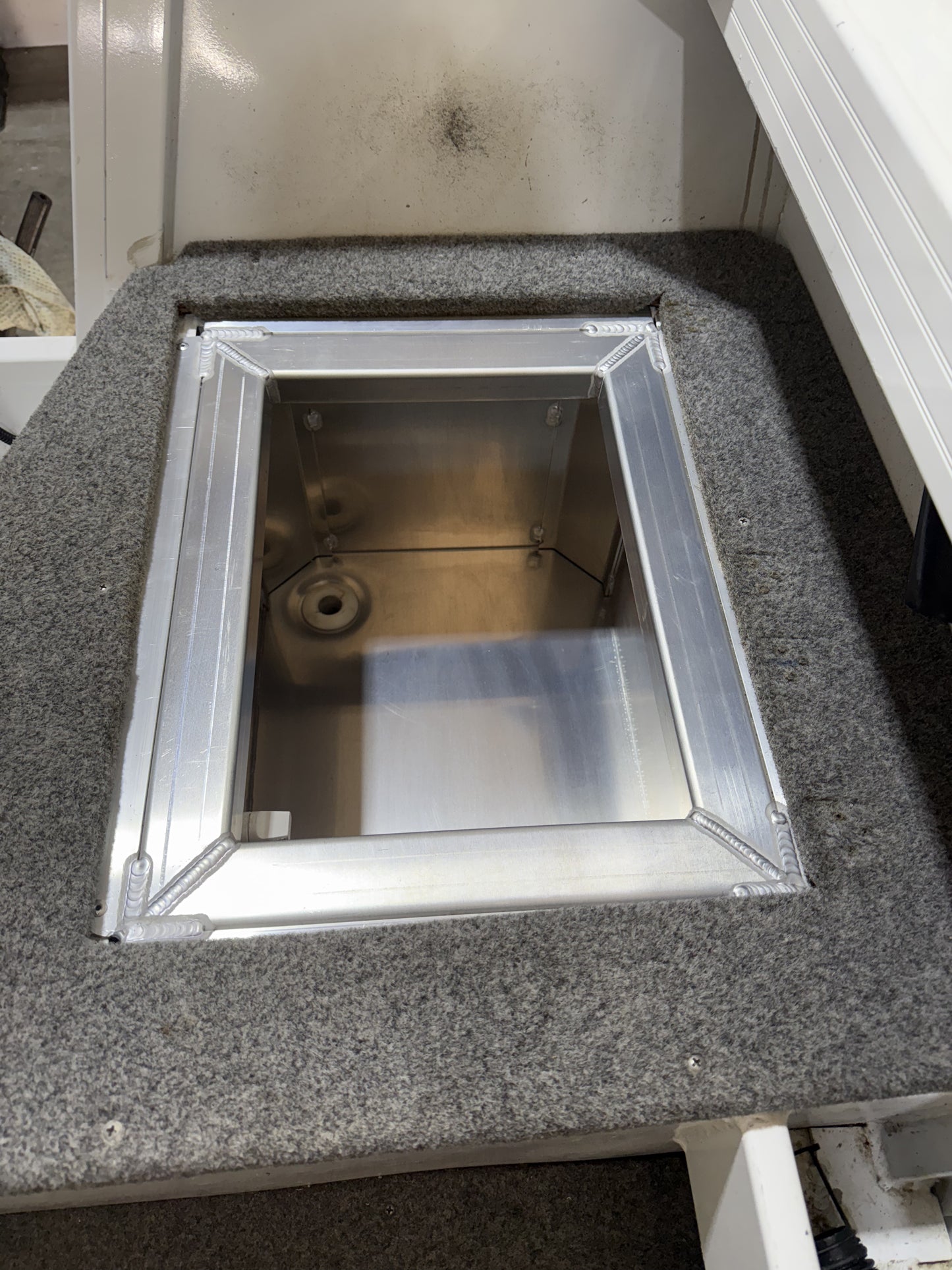 Live Bait Tank UPGRADE - QUINTREX RENEGADE/ STACER OUTLAW - Woodys Alloy