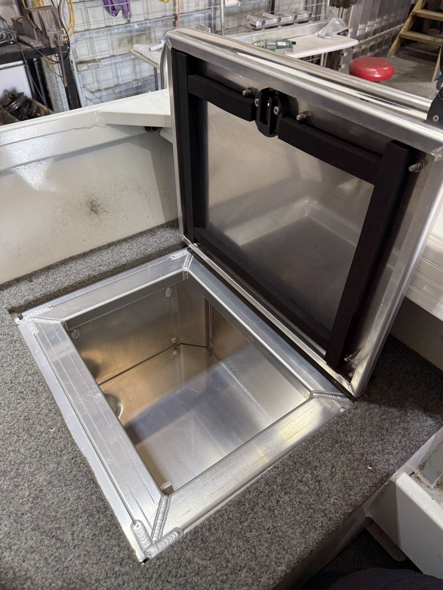 Live Bait Tank UPGRADE - QUINTREX RENEGADE/ STACER OUTLAW - Woodys Alloy