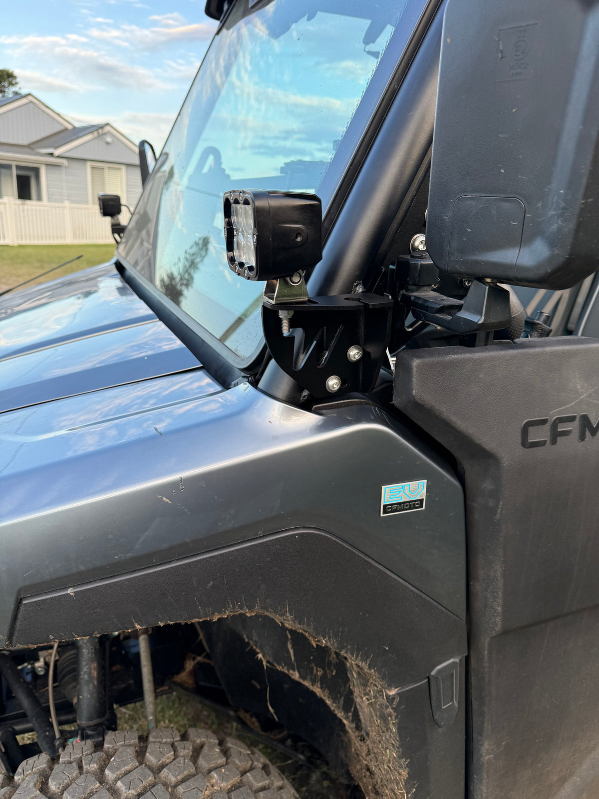 CFMOTO U6 EV- UHF / Spotlight Mount