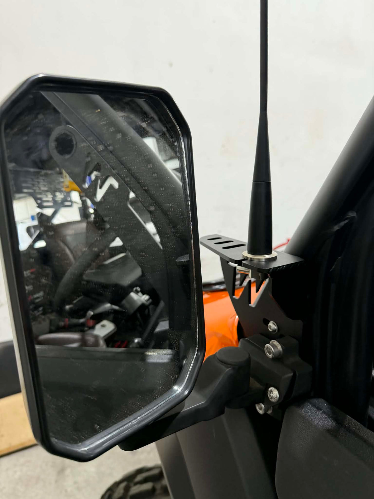 CFMOTO U10 Pro - UHF / Spotlight Mount