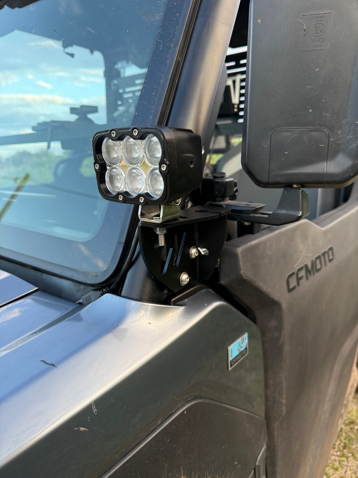CFMOTO U6 EV- UHF / Spotlight Mount