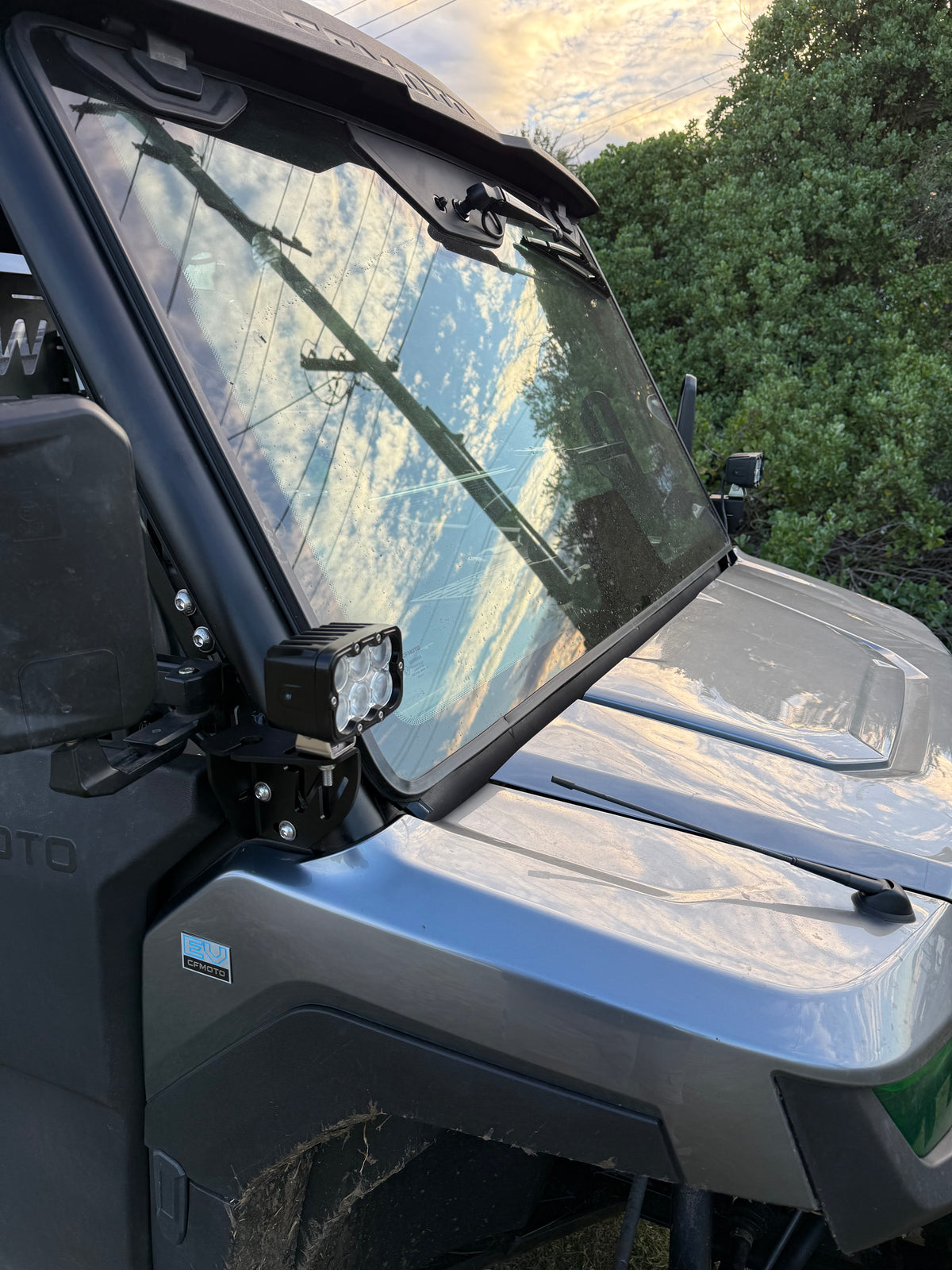 CFMOTO U6 EV- UHF / Spotlight Mount