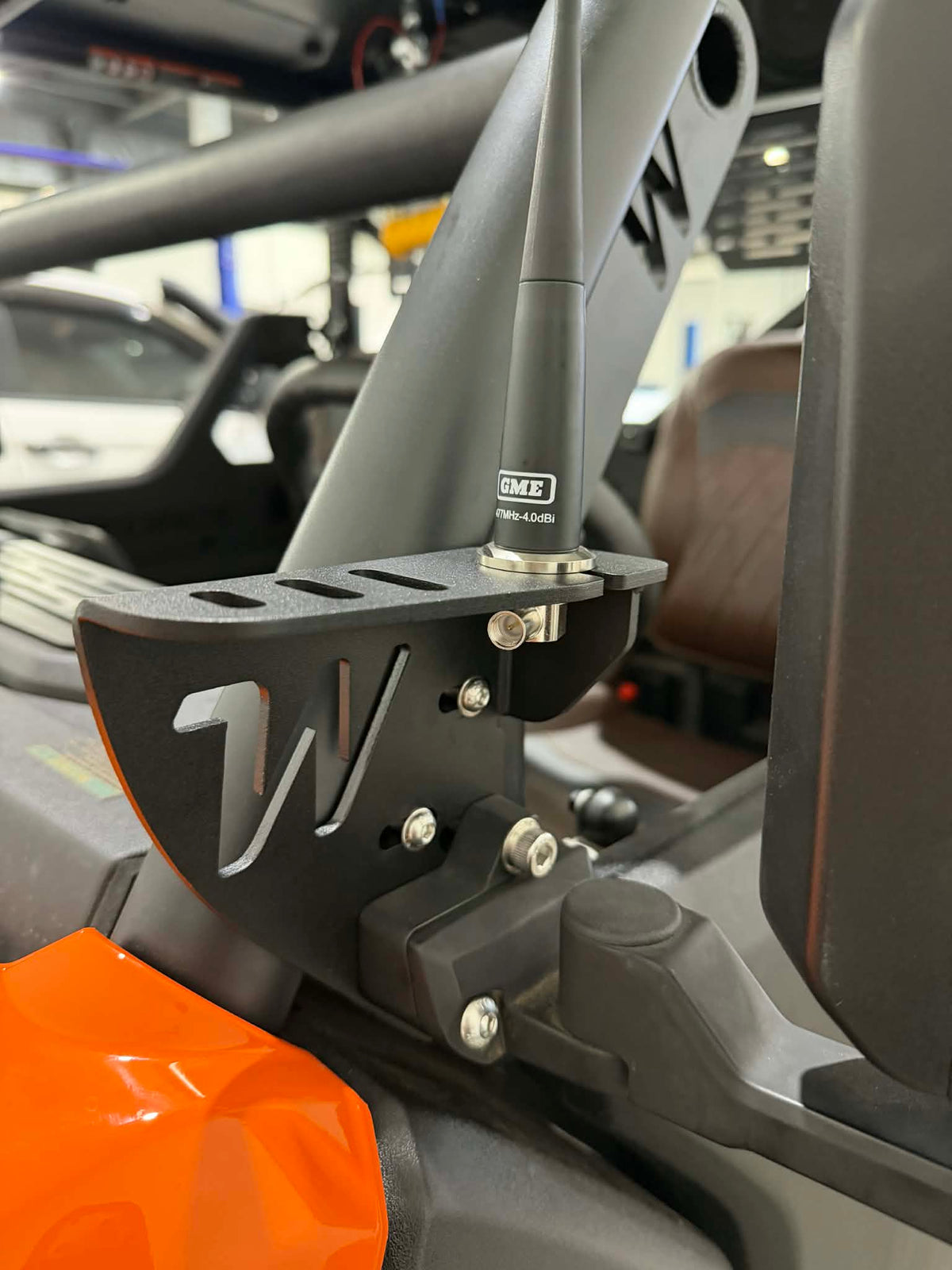 CFMOTO U10 Pro - UHF / Spotlight Mount