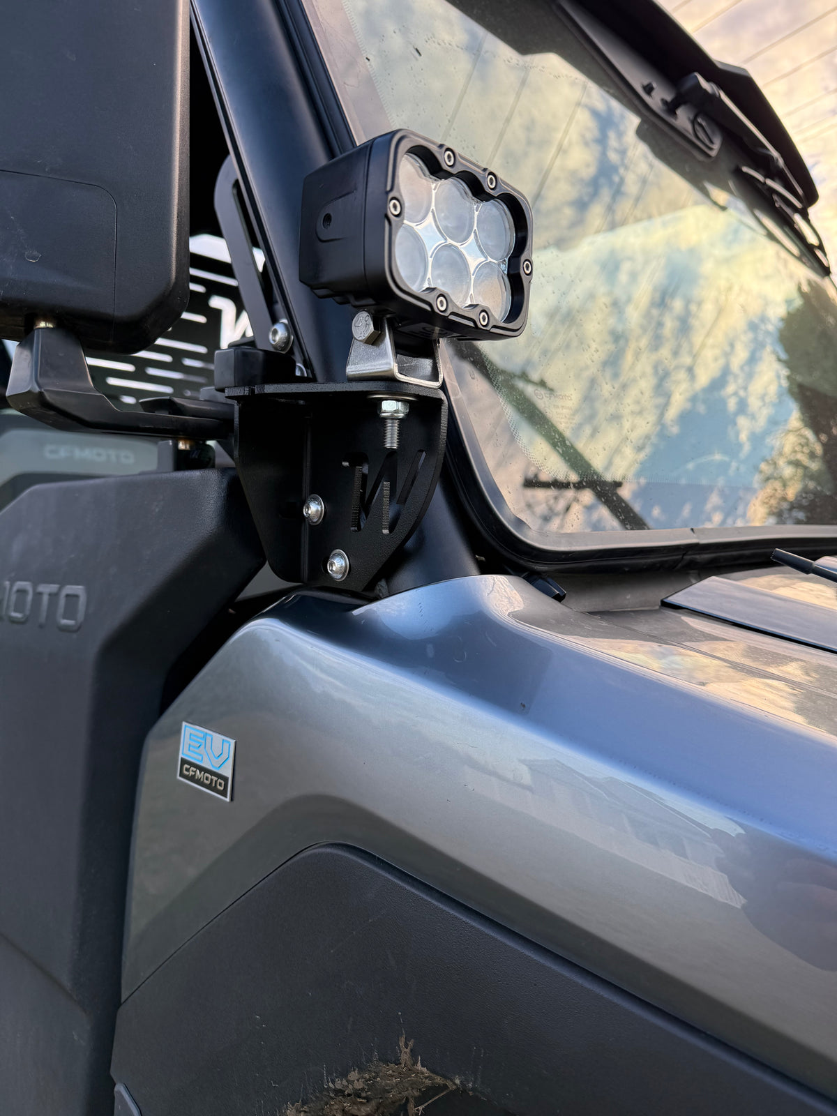 CFMOTO U6 EV- UHF / Spotlight Mount